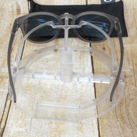 Oakley Asia Fit Polarized LATCH Matte Grey Sapphir - Picture 8 of 8